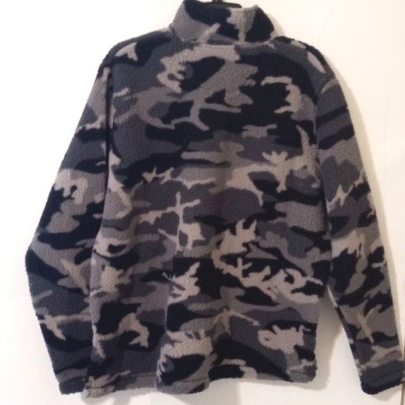 WRANGLER BLACK GRAY CAMOUFLAGE QUARTER ZIP LONG SLEEVE PULLOVER SIZE MEDIUM NWT - Picture 3 of 5